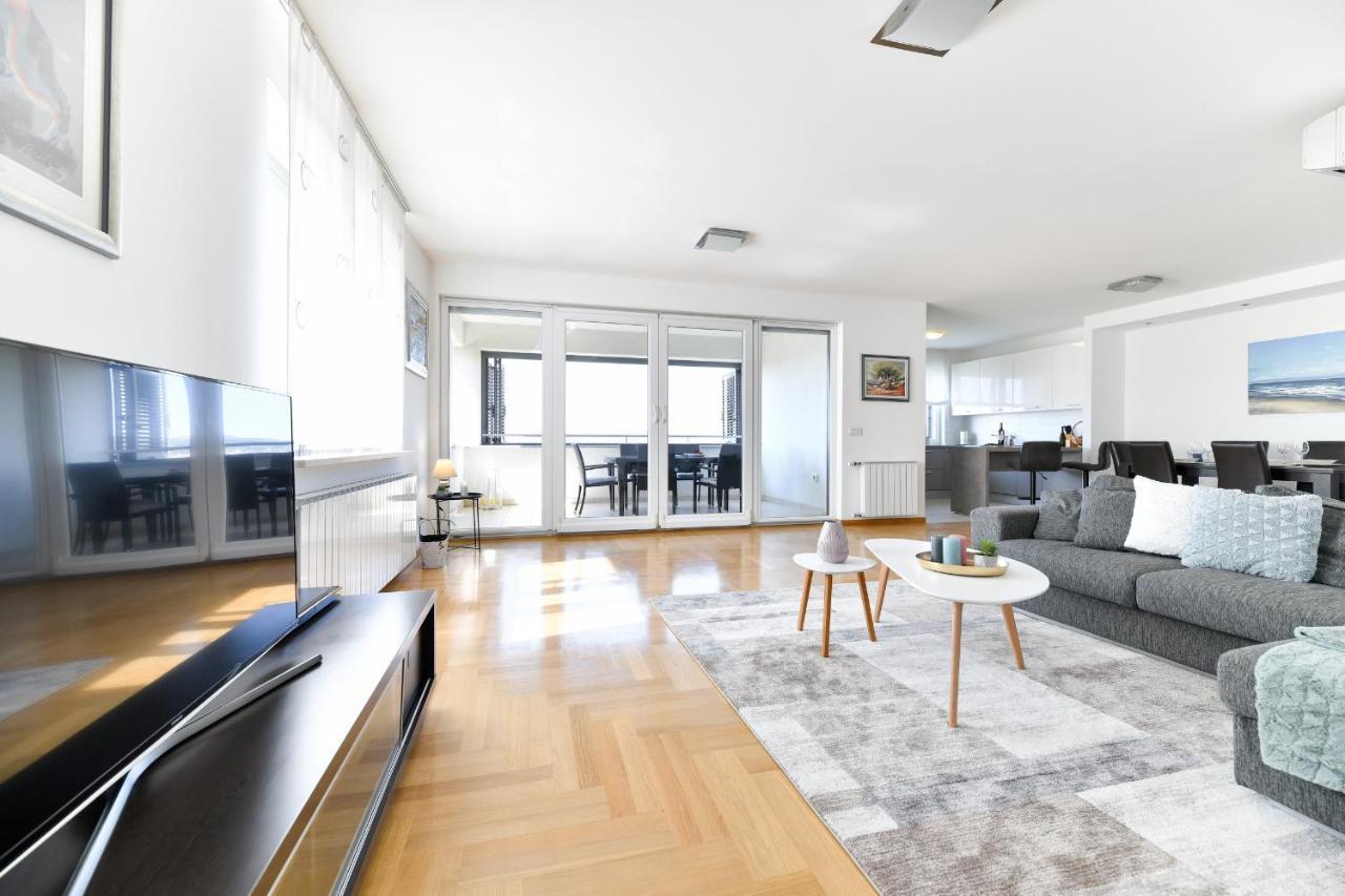 Luxury Rooftop Appartement